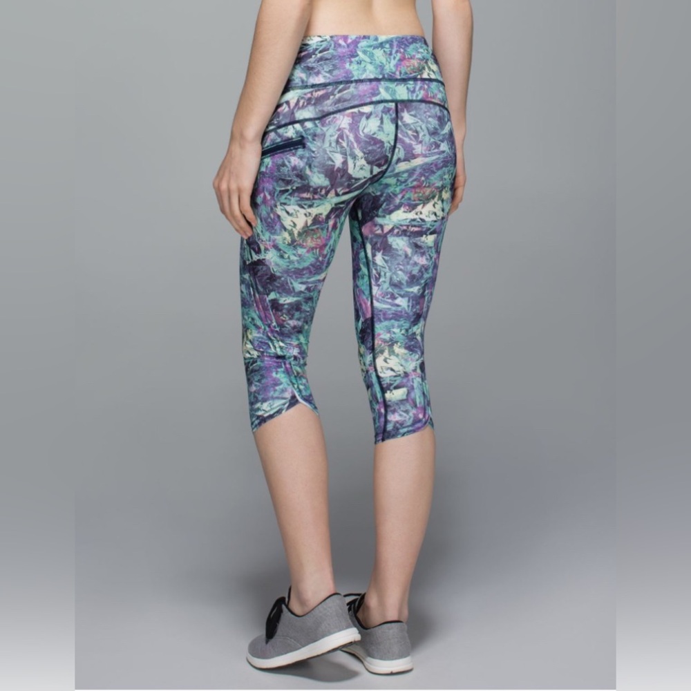 Lululemon Women's Sz 8 Run Top‎ Speed Athletic Workout Yoga Lounge Crop Leggings